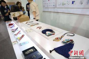 浙江义乌文化产品交易会 让中国故事通过计算机网络信息咨询走入寻常百姓生活